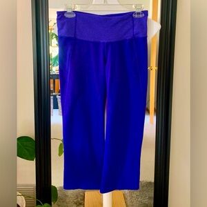 LULULEMON Blue Cropped Leggings